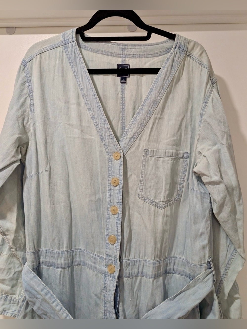 GAP - CHAMBRAY JUMPSUIT - STYLISH, RELAXED COMFORT WEAR - Picture 2 of 5